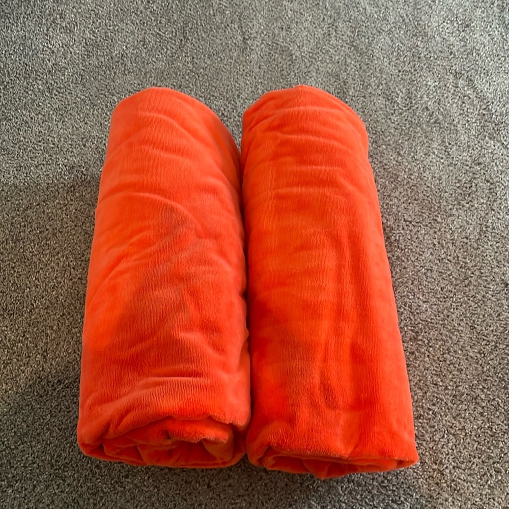 Frontgate Resort Collection Beach Towel Resort 40" x72" orange 100% cotton